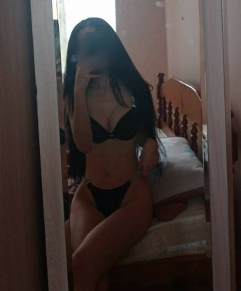 Я креативная, нежная и опытная индивидуалка 🌸😉 Я люблю создавать незабываемые моменты и приносить радость своими услугами 🌟 Живу в Москве, и здесь я готова предложить тебе самый отличный опыт 💫
Мои услуги включают все, что ты можешь пожелать: незабываемый эскорт, стриптиз, массаж, ролевые игры и многое другое 💋 Я знаю, как доставить удовольствие и умею внимательно слушать и понимать твои желания 💞
Мои клиенты ценят меня за мою индивидуальность, красоту и умение создавать особую атмосферу 🌺✨ Я всегда стараюсь создать комфортную и расслабленную обстановку, чтобы наше свидание было по-настоящему особенным 😍
У меня есть отличные отзывы от довольных клиентов, которые подтверждают мою профессиональность и умение удовлетворять самые разнообразные вкусы и фантазии 💌 Я горжусь своим опытом и стараюсь сделать каждое свидание незабываемым и особенным 💫
Ознакомься с моими фото, чтобы увидеть красоту и сексуальность, которые живут во мне 📸💋 Жду встречи с тобой в Москве, чтобы создать вместе незабываемые моменты! 🌟✨ Маргарита